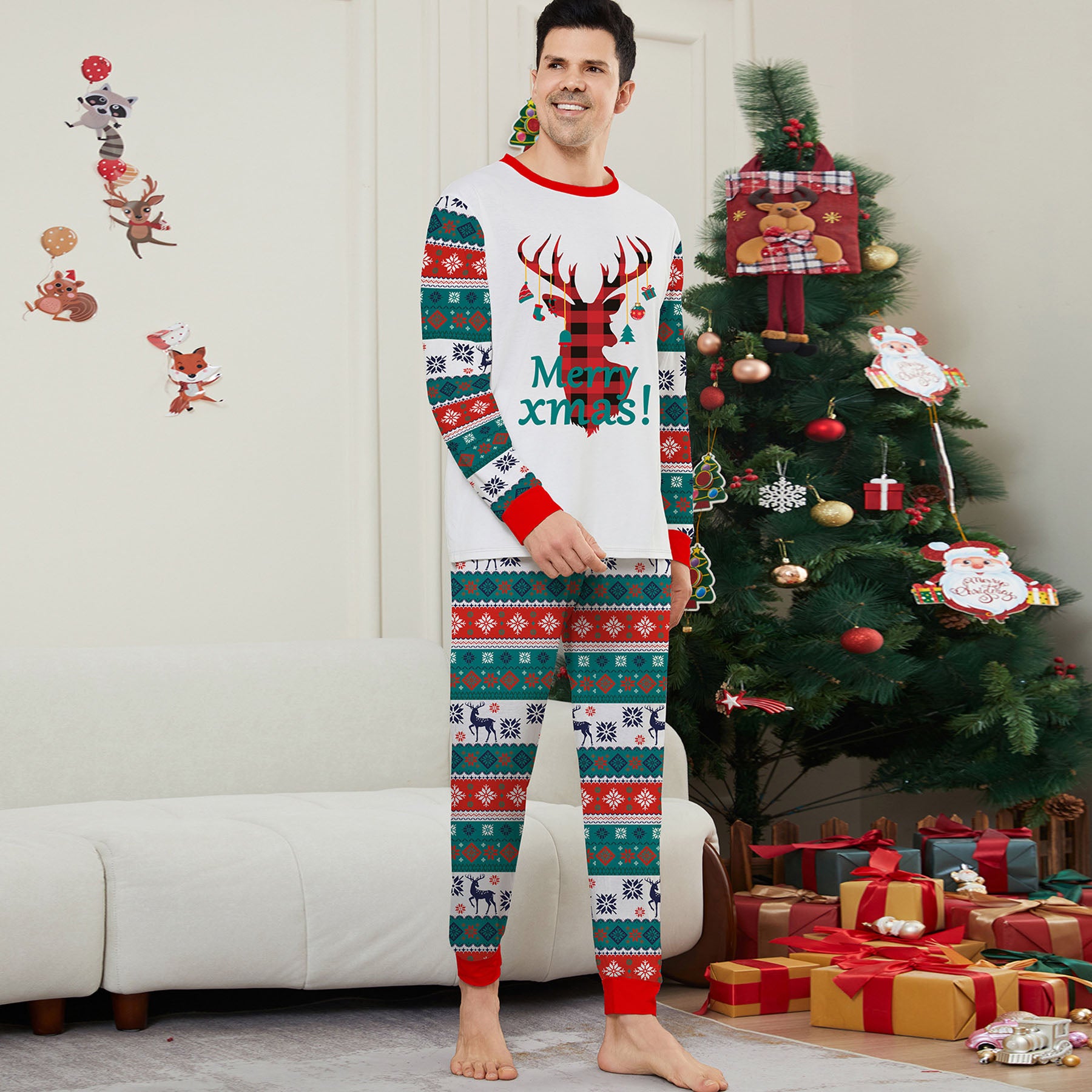 Christmas Deer print Contrasting colors Family Matching Pajamas Sets