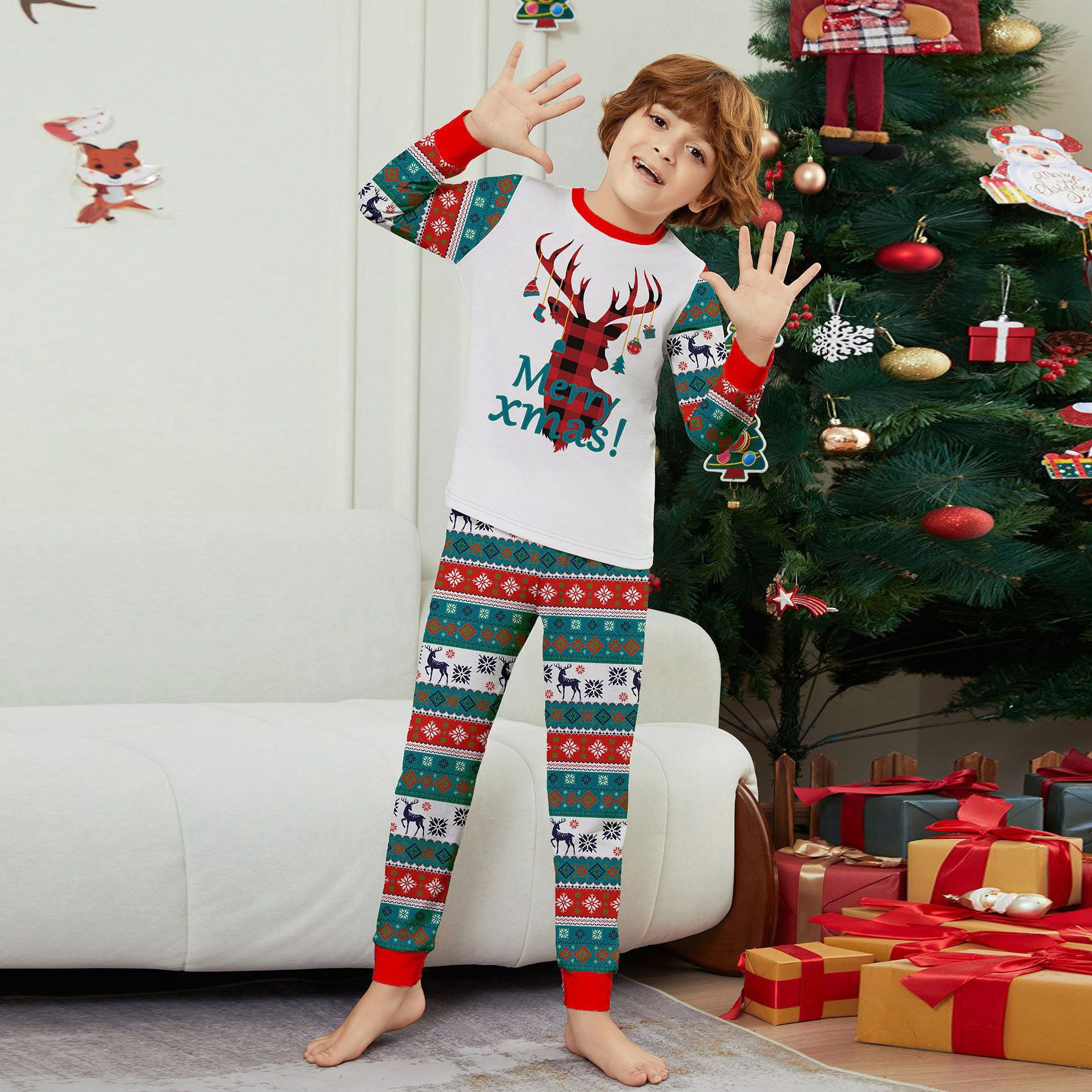 Christmas Deer print Contrasting colors Family Matching Pajamas Sets